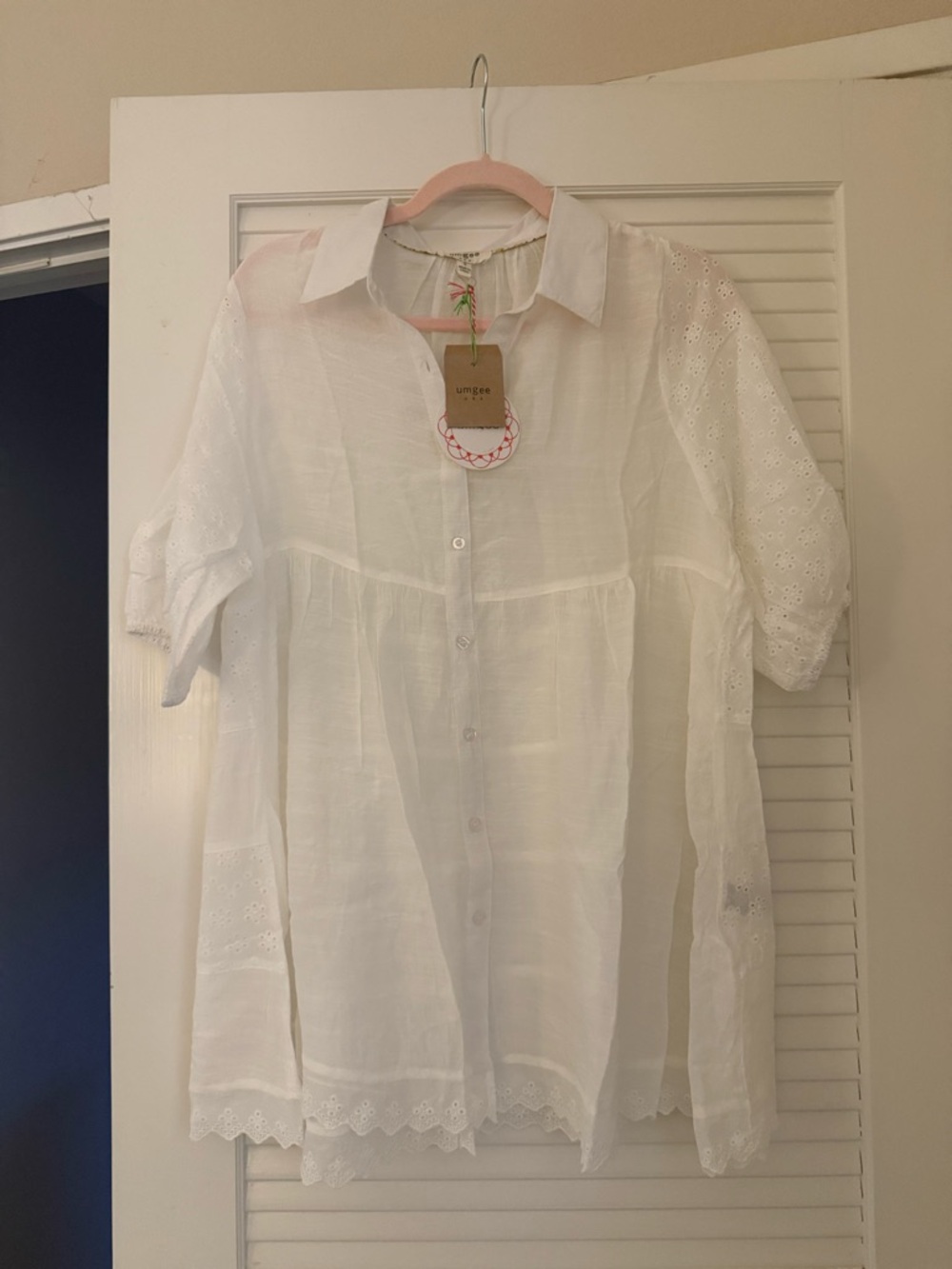 Umgee - White Eyelet Button-Front Tunic Blouse